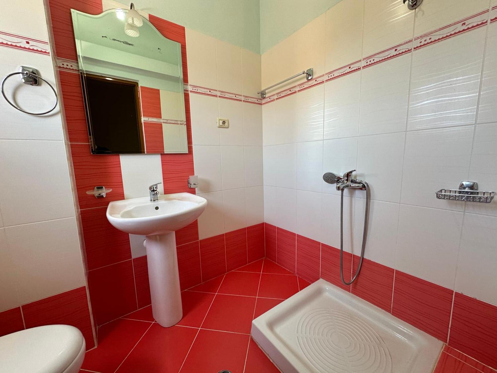 Vila Laura *